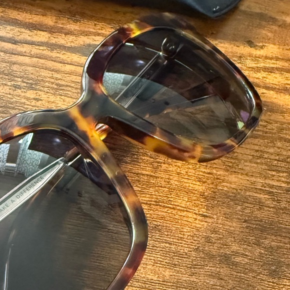 DIFF Bella Polarized Sunglasses - Picture 5 of 13